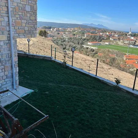 Ada Evi *
