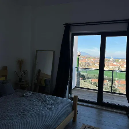 Ada Evi *